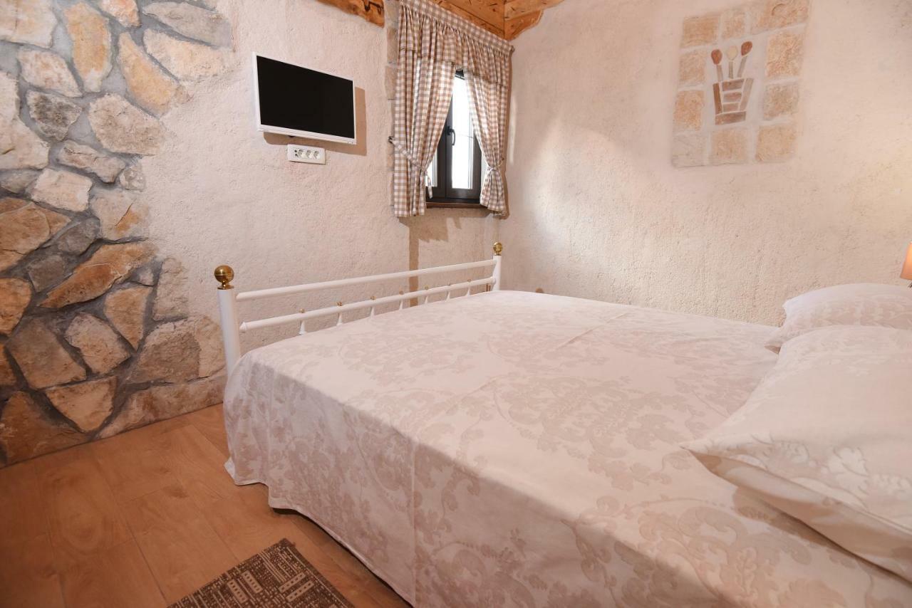 House & Apartment Palaca Donji Zemunik 外观 照片